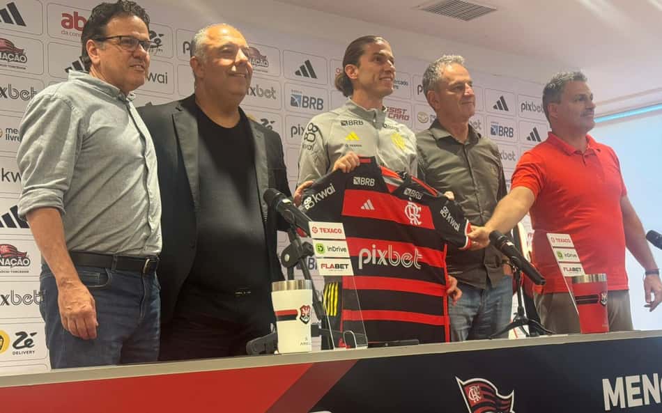Filipe Luís prega união em apresentação no Flamengo: 'Preciso de todos'