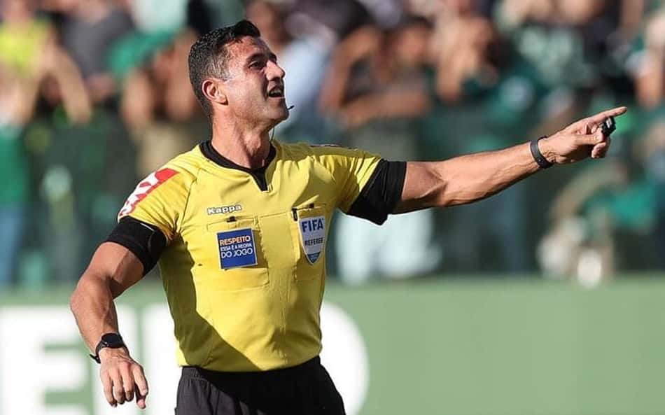 Web detona CBF por mudança na arbitragem de jogo do Palmeiras: '12º jogador'