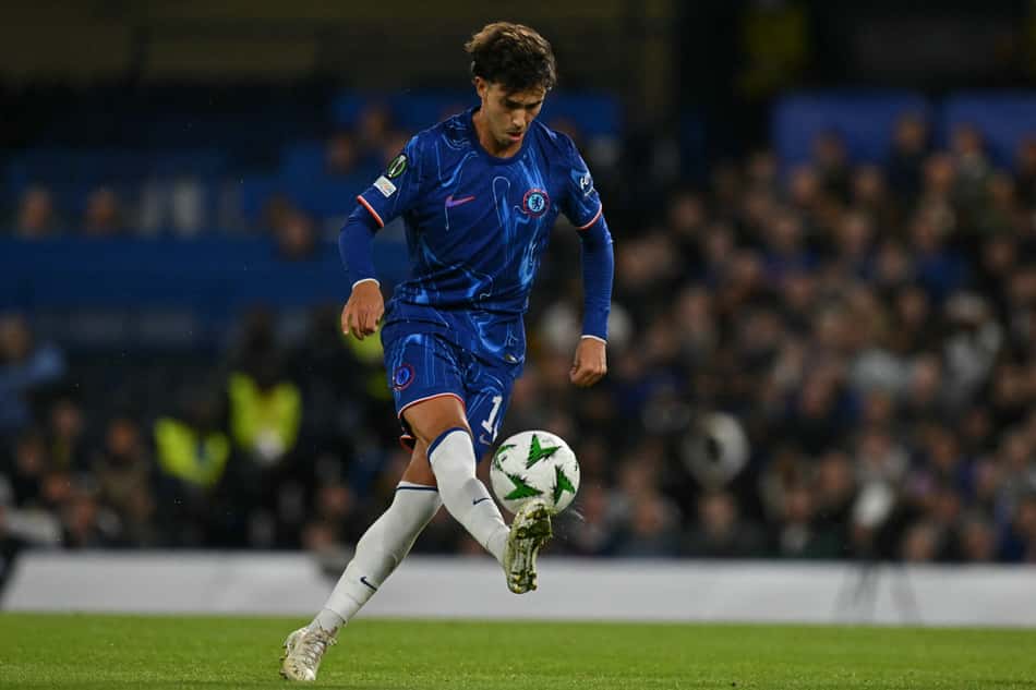 João Félix, alvo do Flamengo, em ação contra o Gent (Foto: Glyn Kirk/AFP)