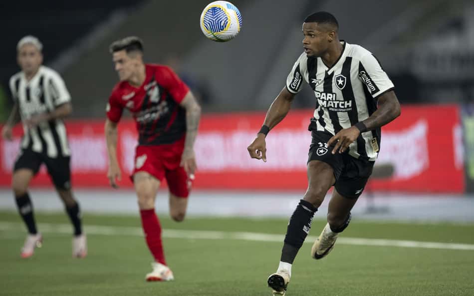 Botafogo terá desfalque importante para confronto contra o Athletico-PR