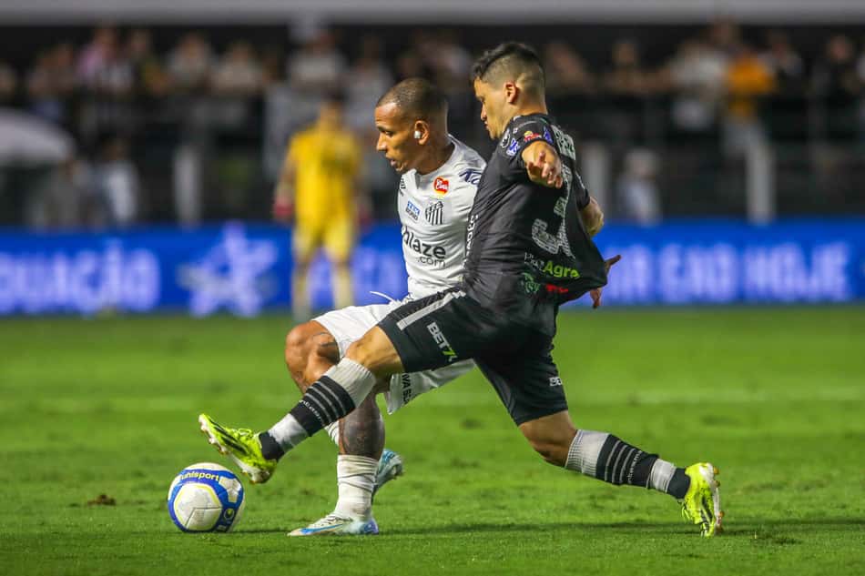 O Operário enfrenta a Chapecoense após perder para o Santos; Confira as estatísticas (Foto: Reinaldo Campos/AGIF)