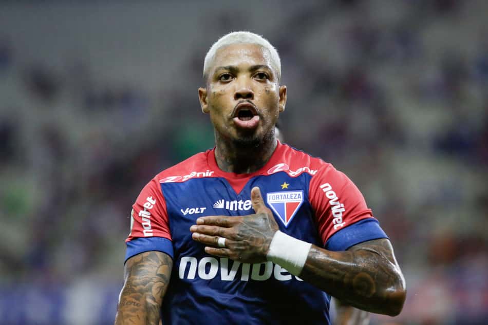 Marinho, do Fortaleza, comemora gol contra o Atlético-MG no Castelão