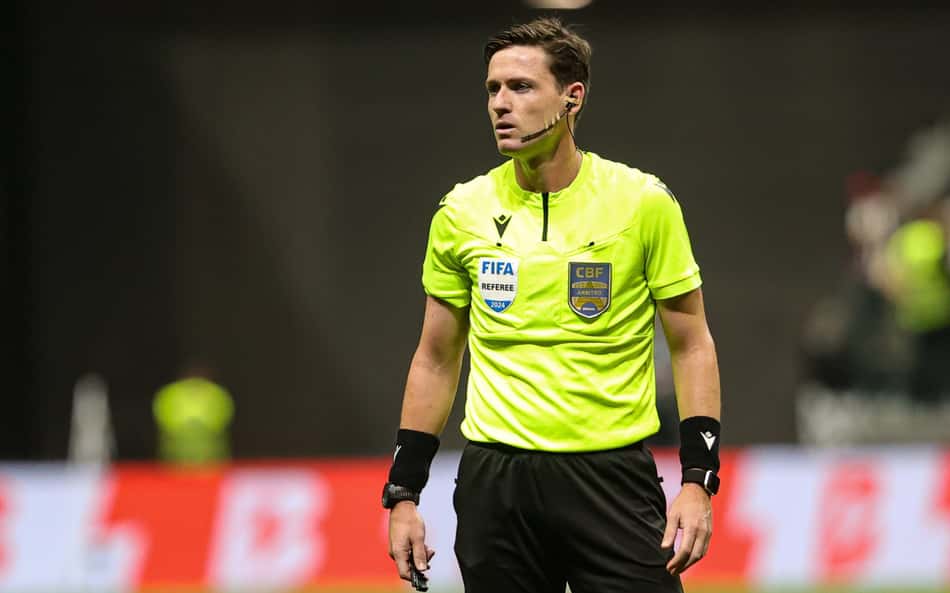 Jornalistas detonam atitude da arbitragem em Vasco x Atlético-MG: 'Uma piada'