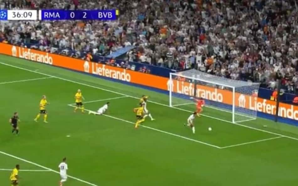 Ataque do Real Madrid perde gol inacreditável e choca a web: 'Loucura'