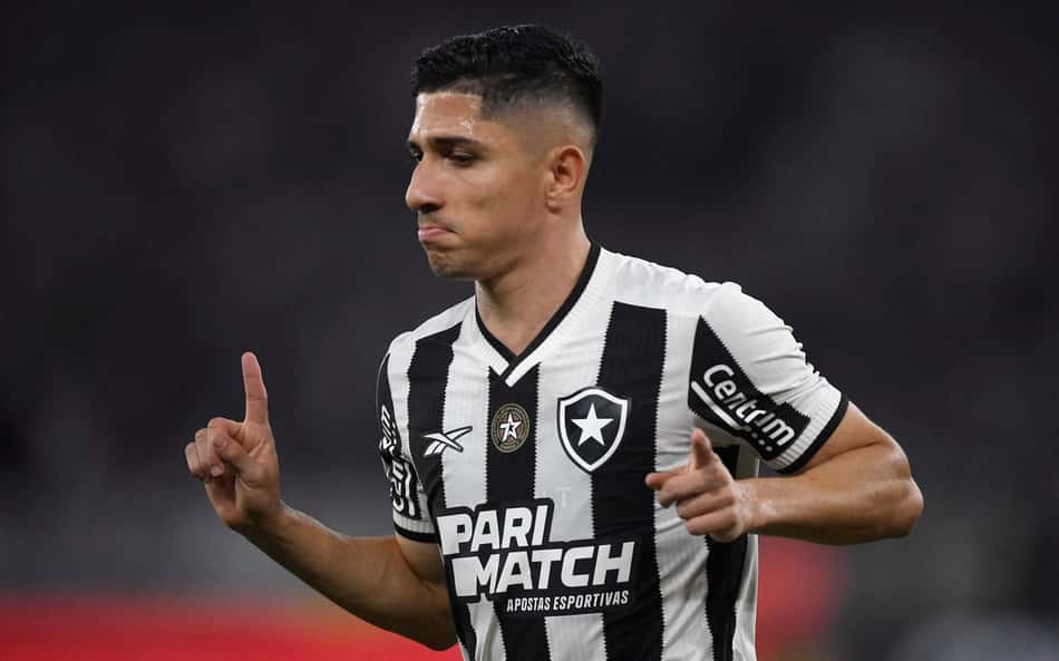 Botafogo joga 'final' contra o Bragantino e pode atingir marca no Brasileirão 2024