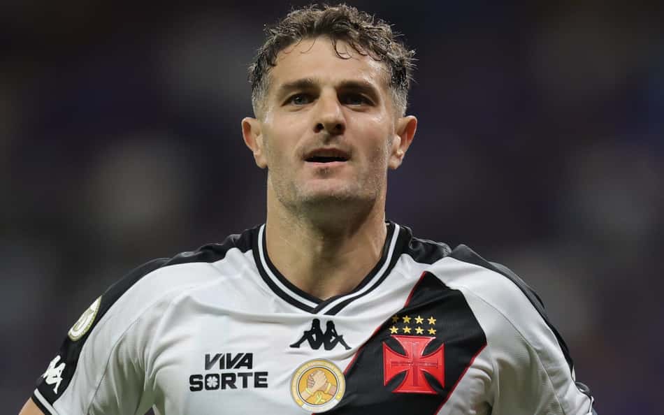 Artilheiro do Vasco, Vegetti fala sobre Copa do Brasil: 'Obrigação de levantar uma taça'