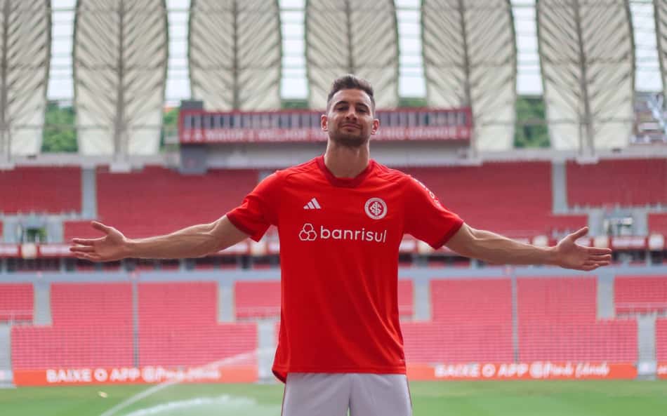 Internacional nega procura de River Plate por Lucas Alario