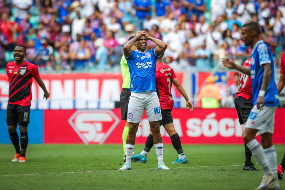 Jean Lucas perdeu chances na partida e foi vaiado pela torcida do Bahia