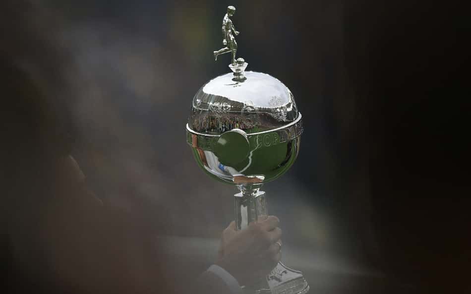 Pentacampeão mundial elege favorito para ganhar Brasileirão e Libertadores