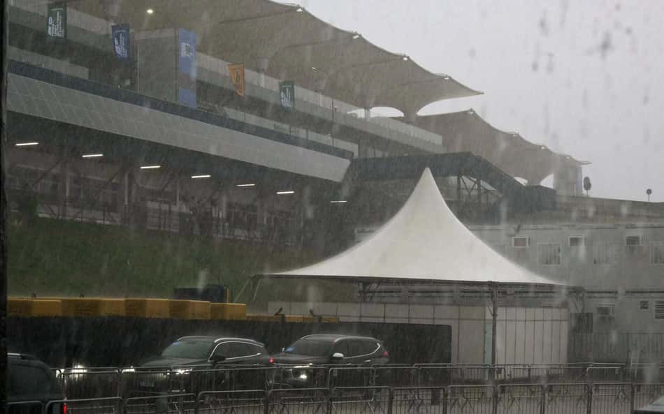 Tempestade desaba em Interlagos e faz GP de São Paulo adiar início da classificação