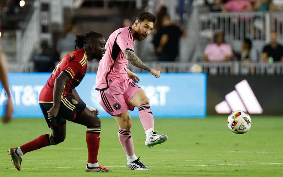 Messi marca, mas Inter Miami é eliminado nos playoffs da MLS
