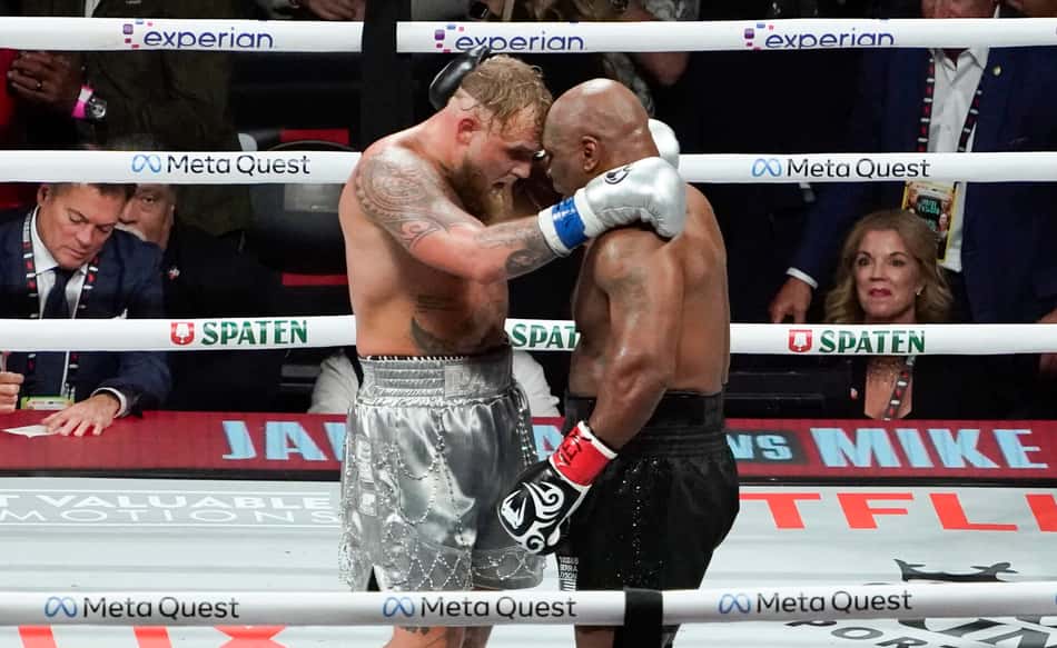 US-BOXING-TYSON-PAUL-HEAVYWEIGHT