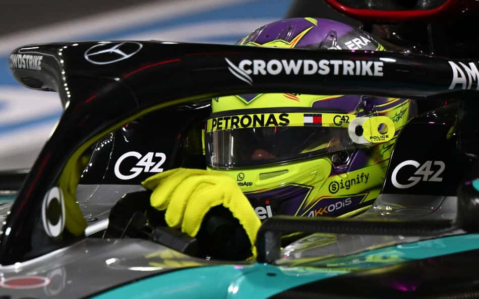 F1: Hamilton bate Russell e comanda 1-2 da Mercedes no TL1 de Las Vegas