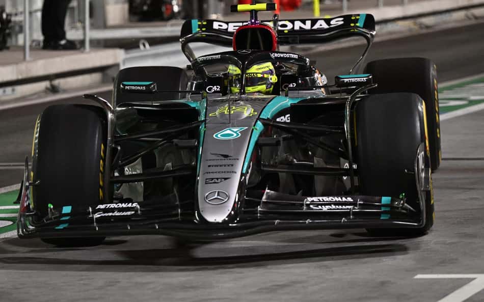 Hamilton celebra 'primeira vez que tive dia assim no ano' ao liderar sexta-feira em Las Vegas
