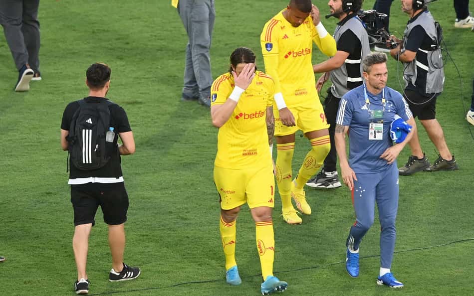 Cássio se desculpa após Cruzeiro ser vice na Sul-Americana: 'Não conseguimos dar essa alegria'