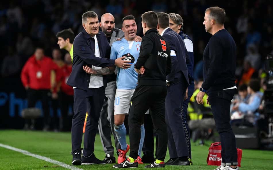 Revoltado com arbitragem, jogador deixa campo contra o Barcelona antes do intervalo
