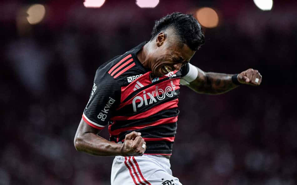 Landim reforça amor de Bruno Henrique pelo Flamengo: 'Deixou dinheiro para continuar'