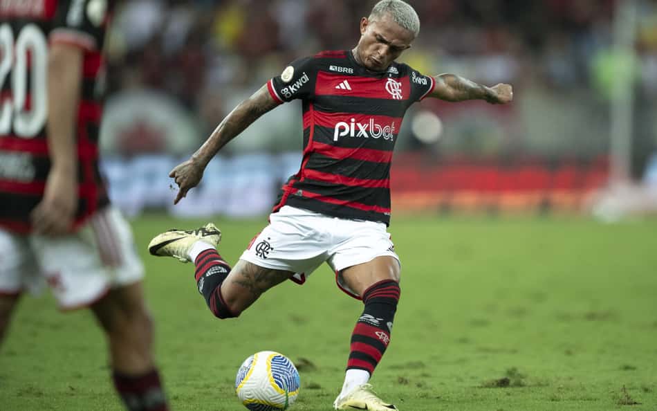 Torcedores se rendem a Wesley: 'O que ele evoluiu é bizarro'