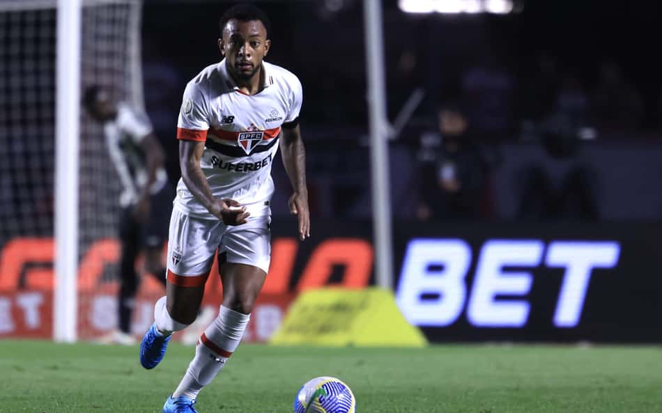 Welington sente dores e novato deve ganhar nova chance no São Paulo