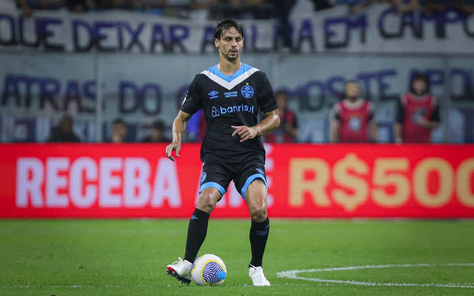 Rodrigo Caio comemora ponto conquistado contra o Cruzeiro