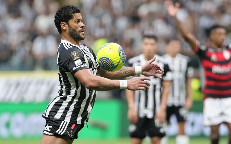 Web reage à atitude de Hulk após título do Flamengo: 'Postura de Líder'