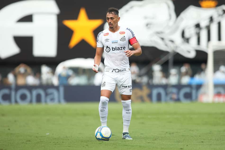 Diego Pituca será um dos titulares que estará em campo no duelo do Santos contra o Sport.