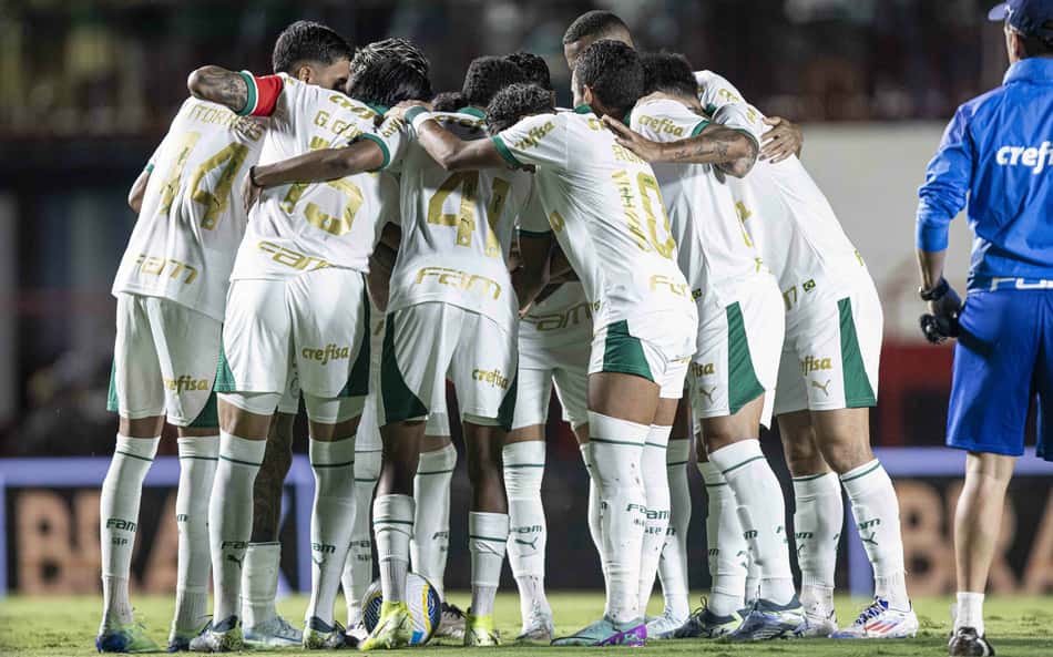 IA cita 'instabilidade' do Botafogo e aponta chance do Palmeiras no Brasileirão