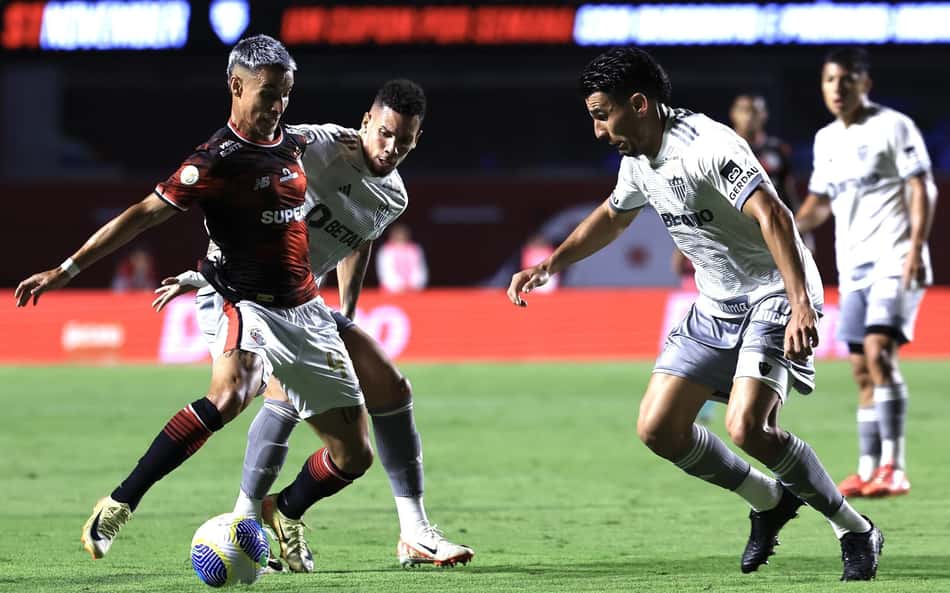São Paulo amplia jejum e completa quatro temporadas sem vencer o Atlético-MG