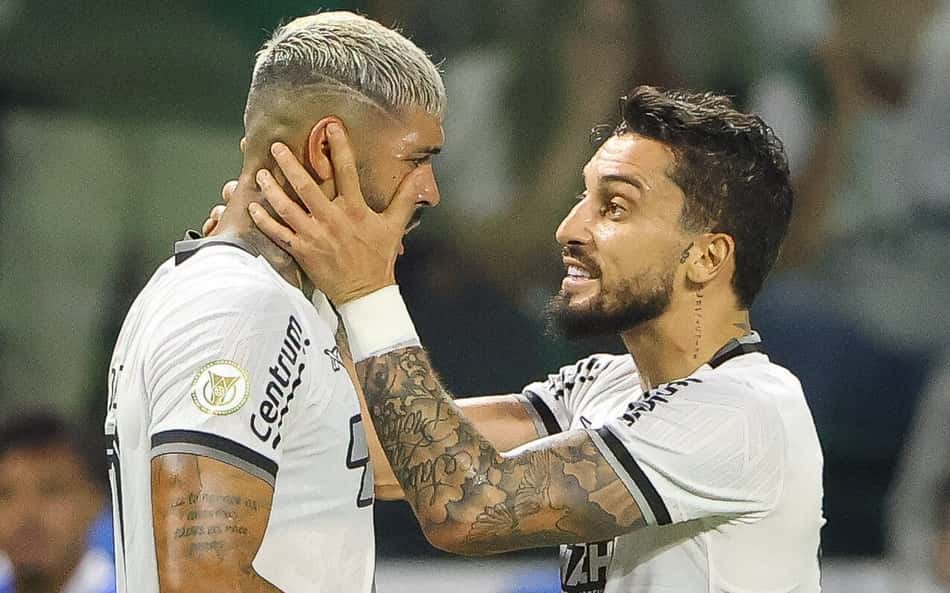Alex Telles celebra vitória do Botafogo, mas mantém pés no chão: 'Não ganhamos nada'