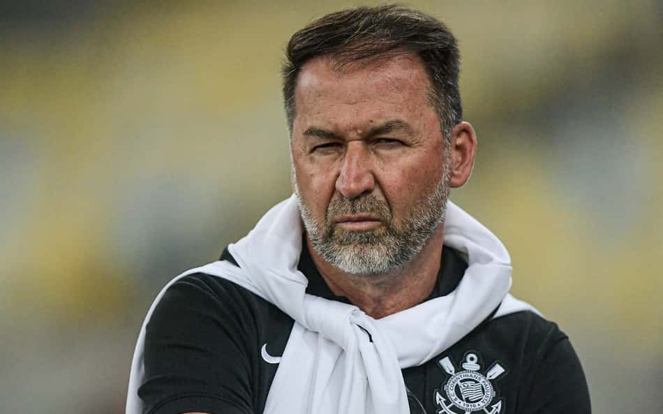 Web debocha de valor doado por Augusto Melo em 'vaquinha' do Corinthians: 'Tá duro, dorme'