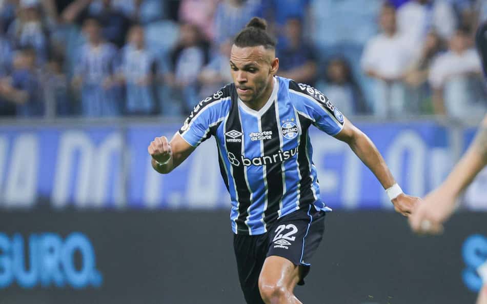 Gol relâmpago de Braithwaite anima torcedores do Grêmio: 'Monstro'