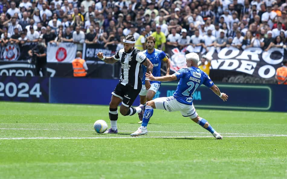 Memphis recebe cartão amarelo e será desfalque do Corinthians