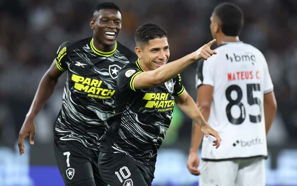 Torcedores criam polêmica: 'Esse Botafogo joga mais que o Flamengo de 2019'