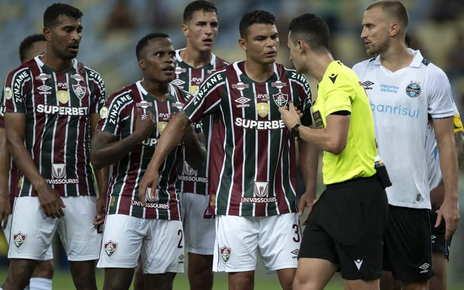 Com Thiago Silva na lista, veja pendurados do Fluminense contra Fortaleza