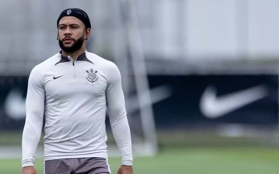 Memphis Depay revela ansiedade por dérbi: 'batalha crucial'