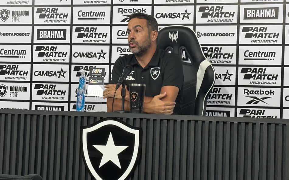 Artur Jorge nega favoritismo do Botafogo em decisões, mas dispara: 'Isso é fazer confusão'