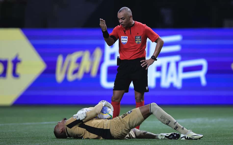 Artur Jorge cobra arbitragem de Wilton Pereira Sampaio após Palmeiras x Botafogo