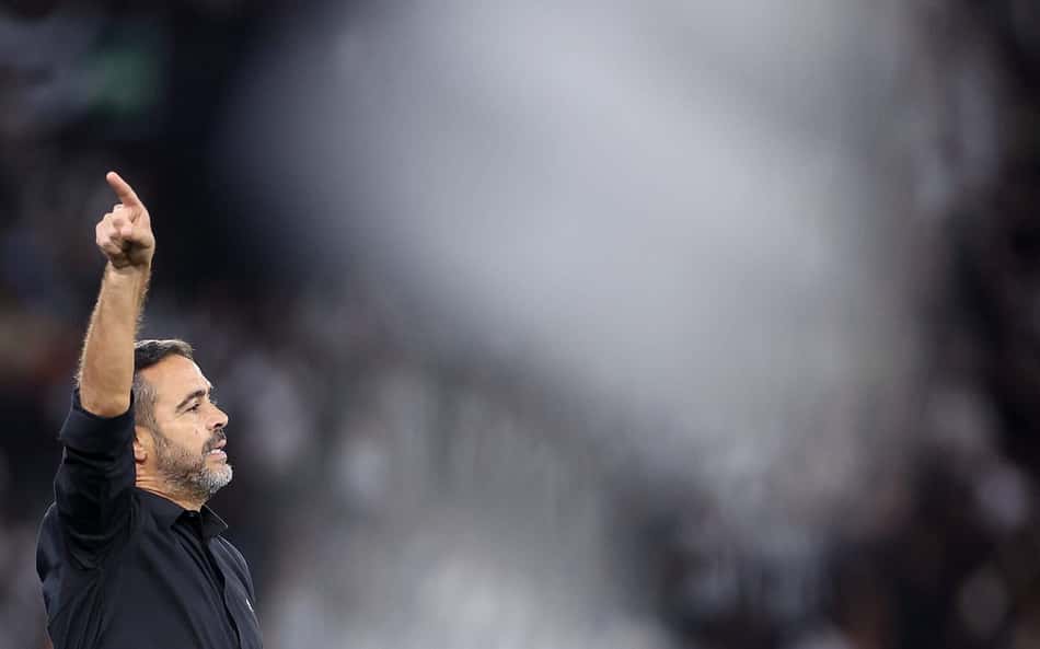 Artur Jorge sai em defesa de Tchê Tchê no Botafogo: 'Treinador quis'