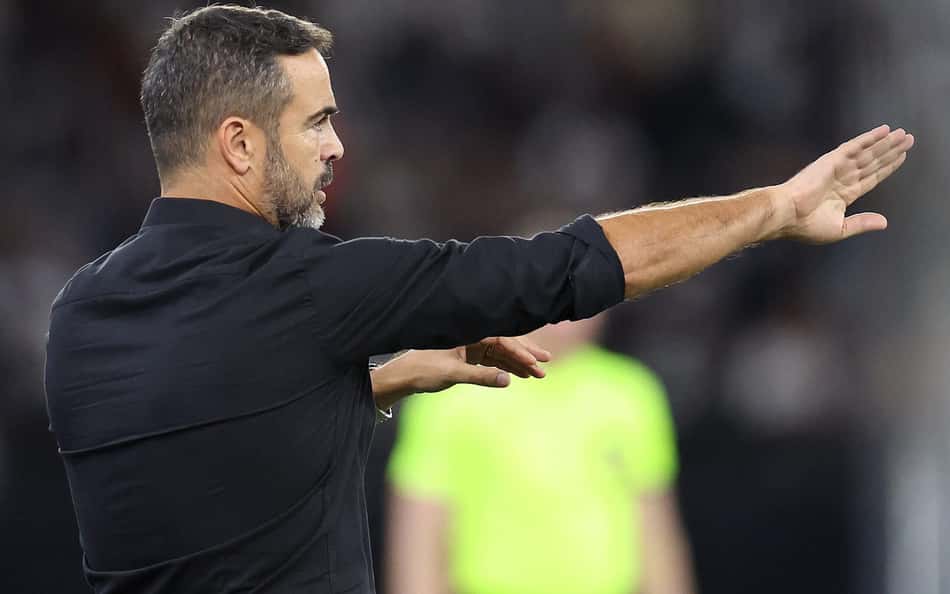 Artur Jorge nega mental abalado do Botafogo: 'Não estamos desesperados'