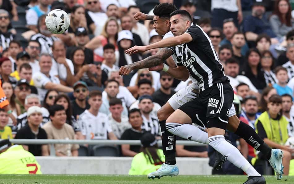 Battaglia lamenta perda do título da Libertadores para o Botafogo