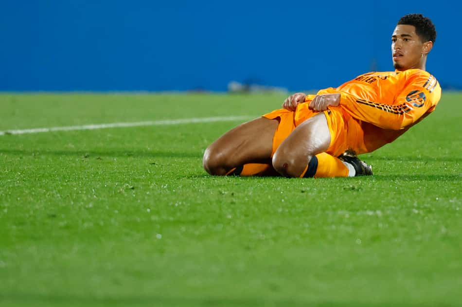 Bellingham comemora gol pelo Real Madrid (Foto: Oscar del Pozo/AFP)