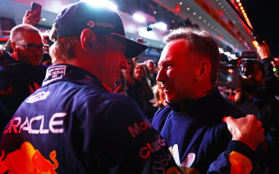 Red Bull elogia 'extraordinário' Verstappen por tetra: 'Faz parte da elite da F1'