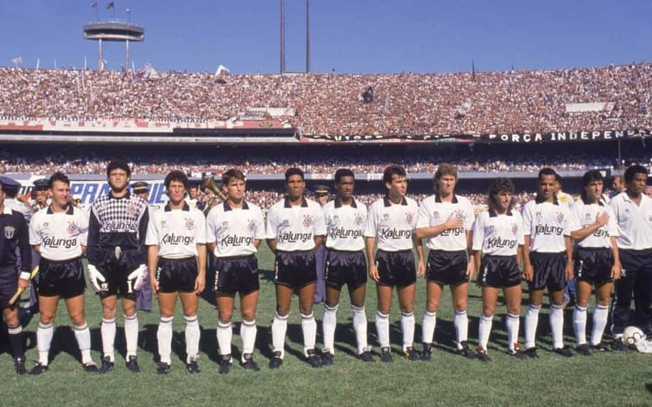 Seu Lance! Qual a história da lendária camisa do Corinthians de 1990?