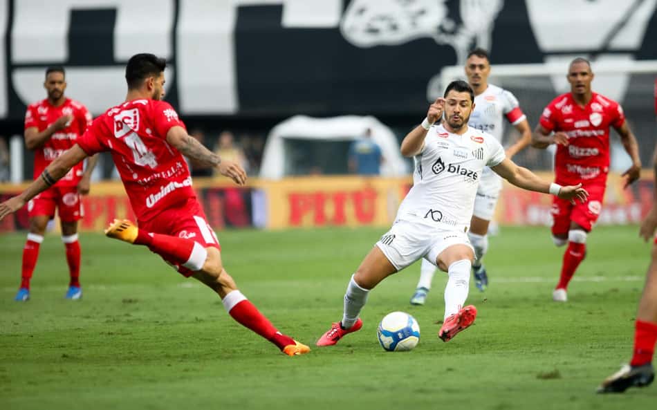 Santos tenta sequência de vitórias inédita para garantir o acesso