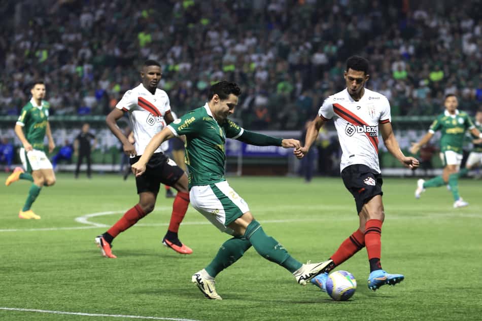 Pelo Campeonato Brasileiro, o Palmeiras visita o Atlético-GO; confira os destaques dos jogos de hoje (Foto: Marcello Zambrana/AGIF)