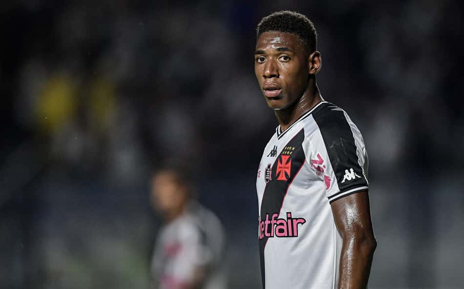 Consciência Negra: Centenário da Resposta Histórica do Vasco representa Léo