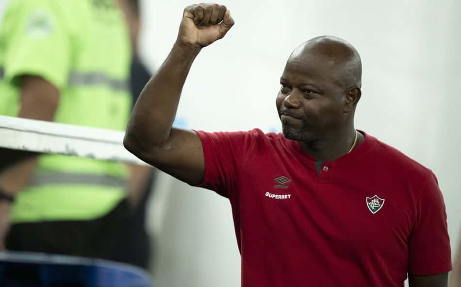 Consciência Negra: Marcão é resistência na área técnica do Fluminense