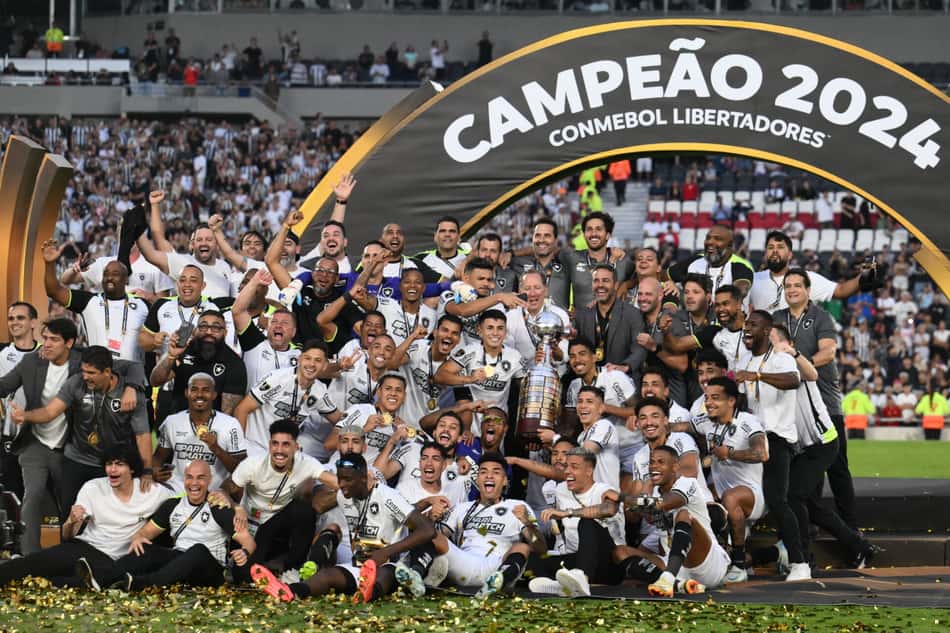 O Botafogo fez a sua melhor campanha na Libertadores em 2024 (Foto: Luis ROBAYO / AFP)