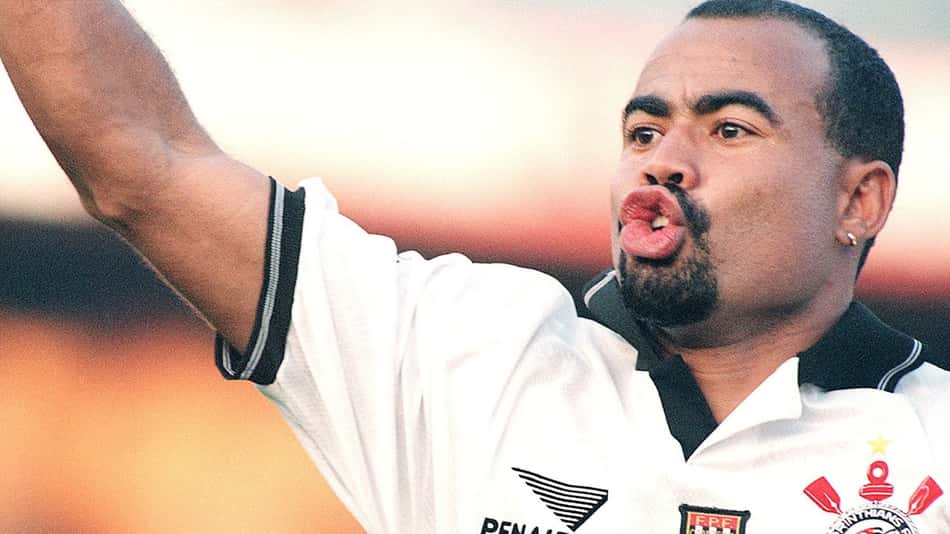 O jogador saiu do Timão por problemas com o técnico, Oswaldo de Oliveira (Foto: Reprodução)