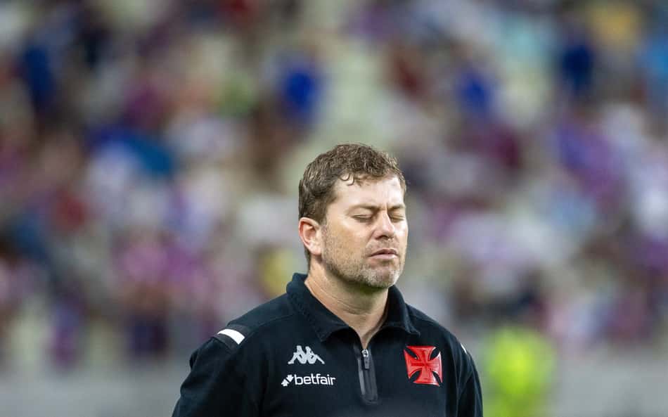 Rafael Paiva reconhece desempenho abaixo: 'Vasco não vem fazendo bons jogos'